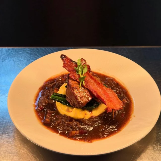 Some stunning new dishes on our new a la carte menu as well as Prix Fixe. The Prix Fixe is available lunch and dinner Monday to Saturday. With slightly smaller portions it’s the perfect 3-course option to going out. And at £35 it’s a pretty brilliant start to the year! To top it off, we’re open all of January as well!🍽️✨
.
.
.
.
.
#setmenu #prixfixe #wintermenu #newmenu #alacarte #wholesome